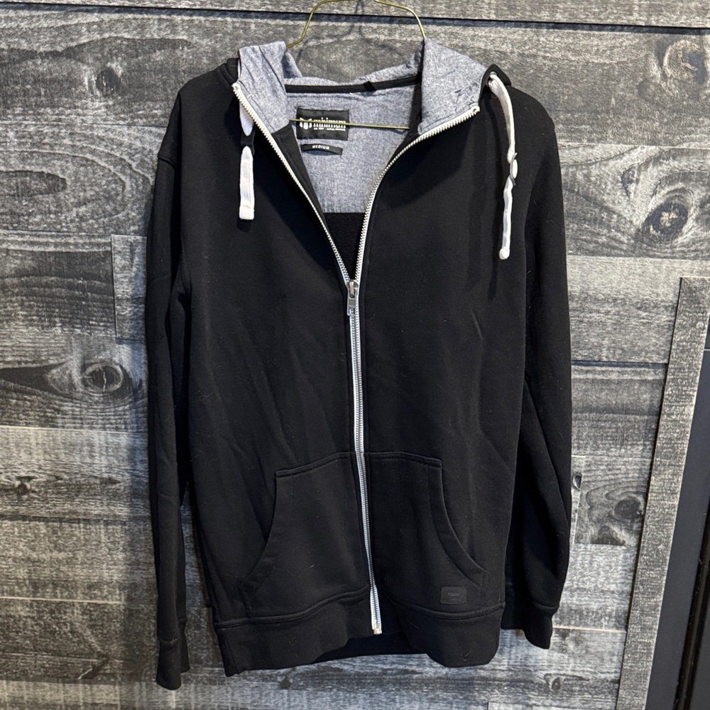 American Eagle Outfitters Black and Gray Zip-Up Sweater